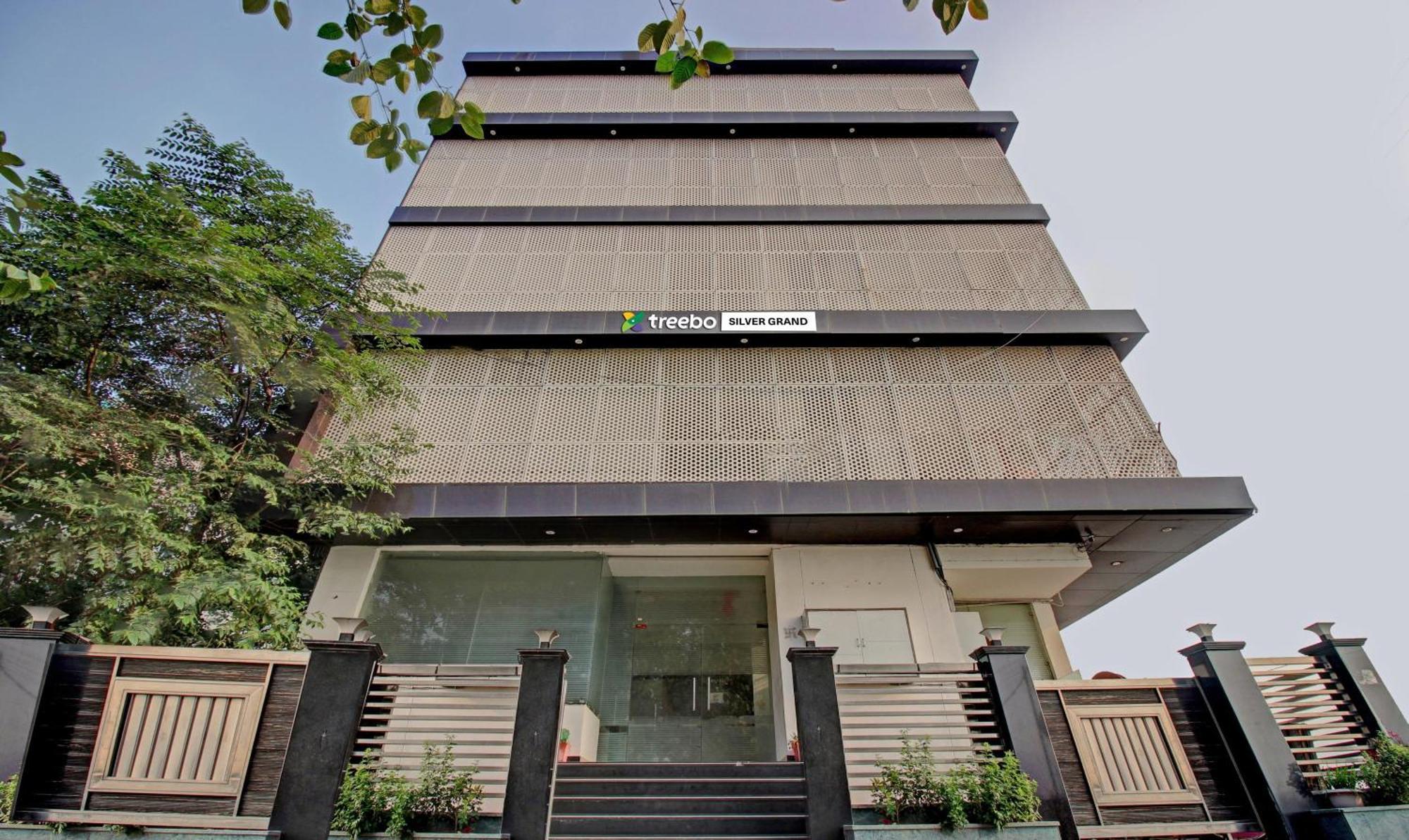 Treebo Silver Grand New Agreement Lucknow Esterno foto